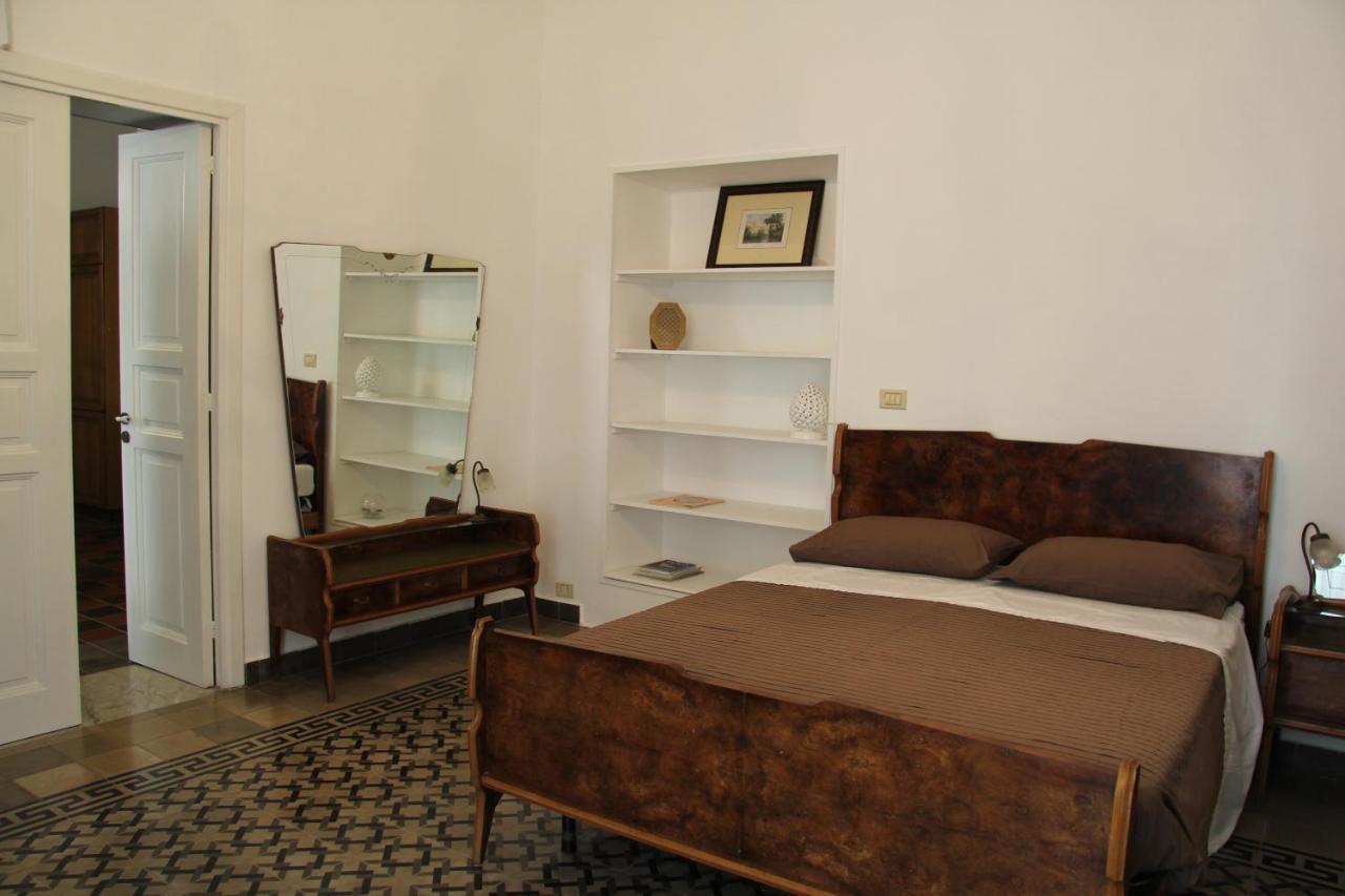 Casa Vacanza Icaros, Ortigia Hictoric Center, 200 Mt From The Beach Сиракуза Екстериор снимка