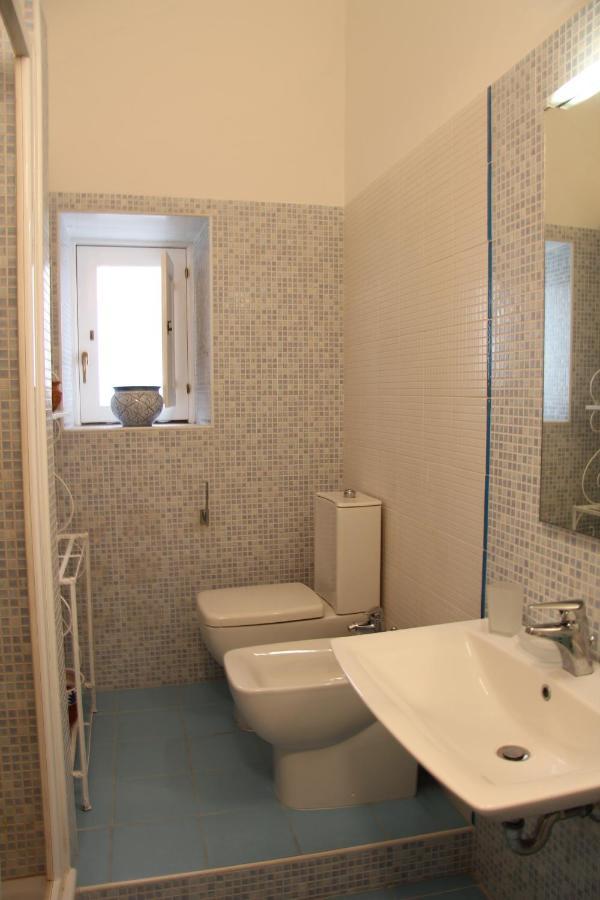 Casa Vacanza Icaros, Ortigia Hictoric Center, 200 Mt From The Beach Сиракуза Екстериор снимка