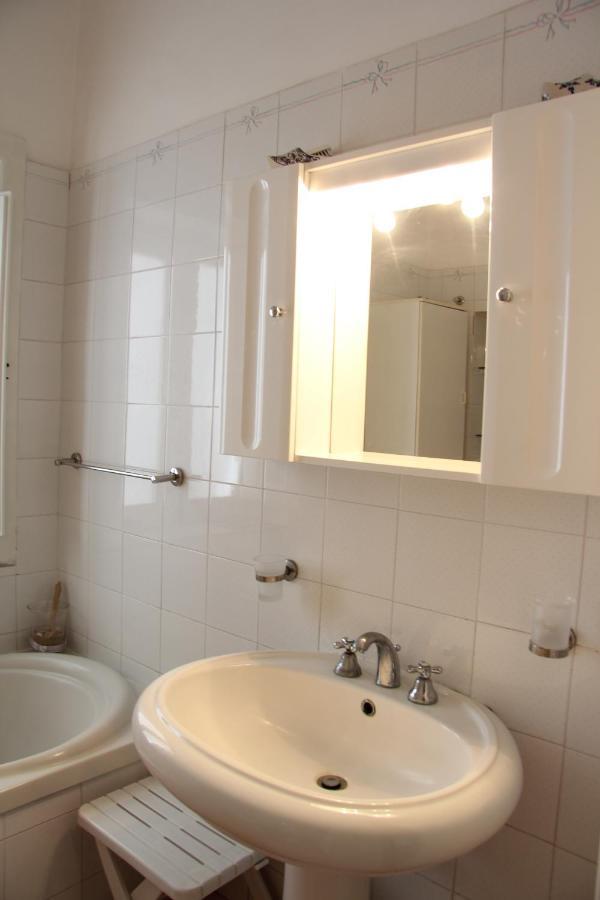Casa Vacanza Icaros, Ortigia Hictoric Center, 200 Mt From The Beach Сиракуза Екстериор снимка