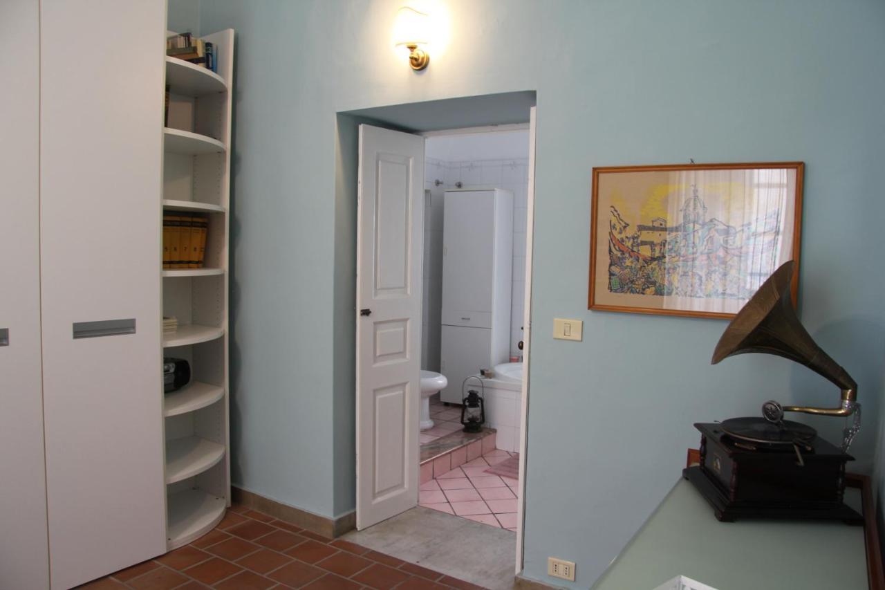 Casa Vacanza Icaros, Ortigia Hictoric Center, 200 Mt From The Beach Сиракуза Екстериор снимка