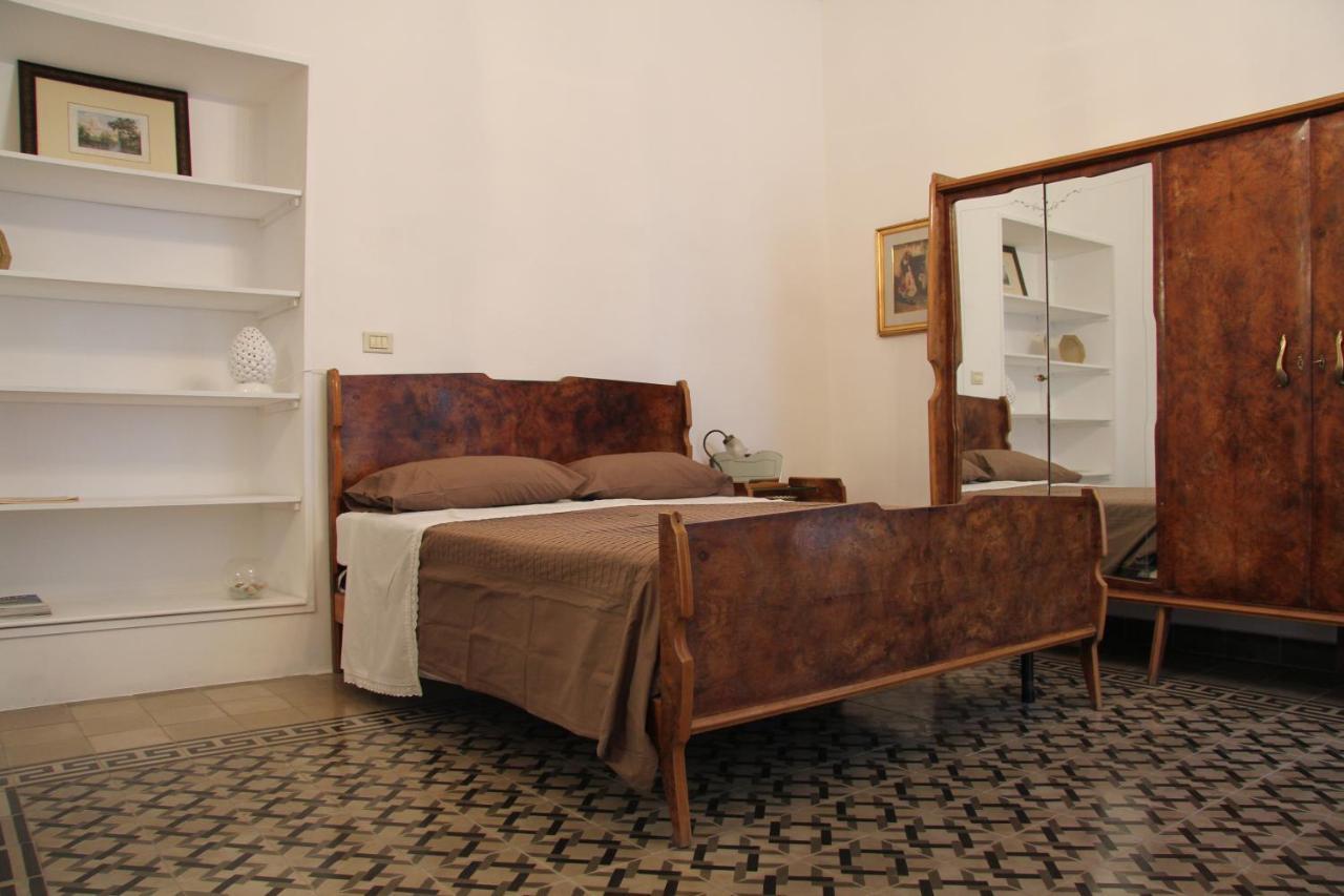 Casa Vacanza Icaros, Ortigia Hictoric Center, 200 Mt From The Beach Сиракуза Екстериор снимка