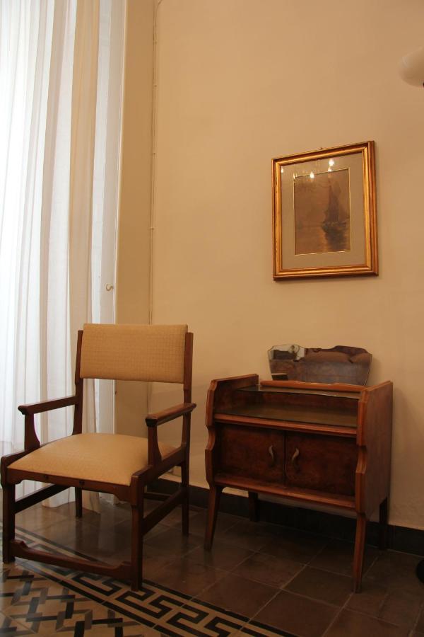 Casa Vacanza Icaros, Ortigia Hictoric Center, 200 Mt From The Beach Сиракуза Екстериор снимка