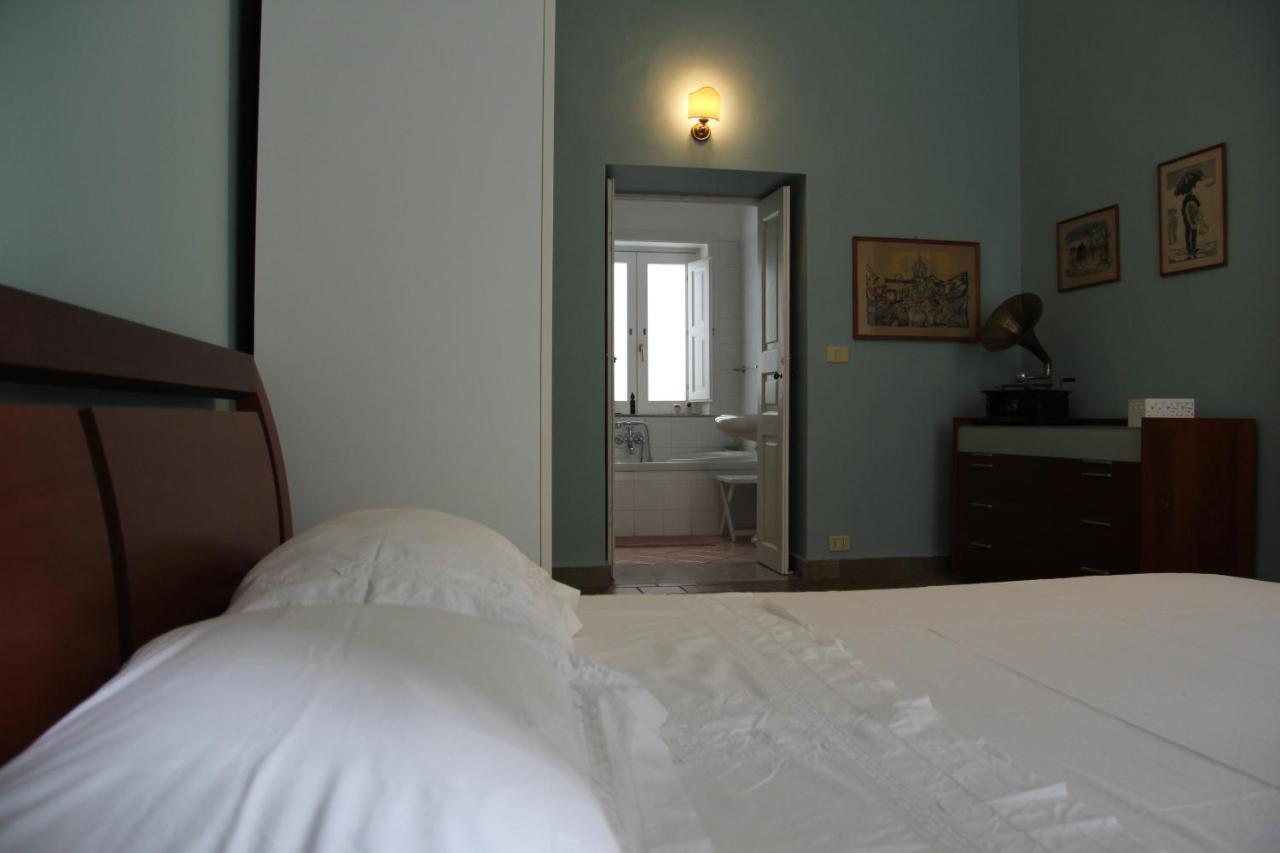 Casa Vacanza Icaros, Ortigia Hictoric Center, 200 Mt From The Beach Сиракуза Екстериор снимка